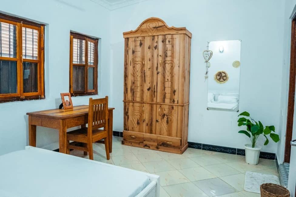 Hotel Nomad Cave- Stonetown à Zanzibar Extérieur photo