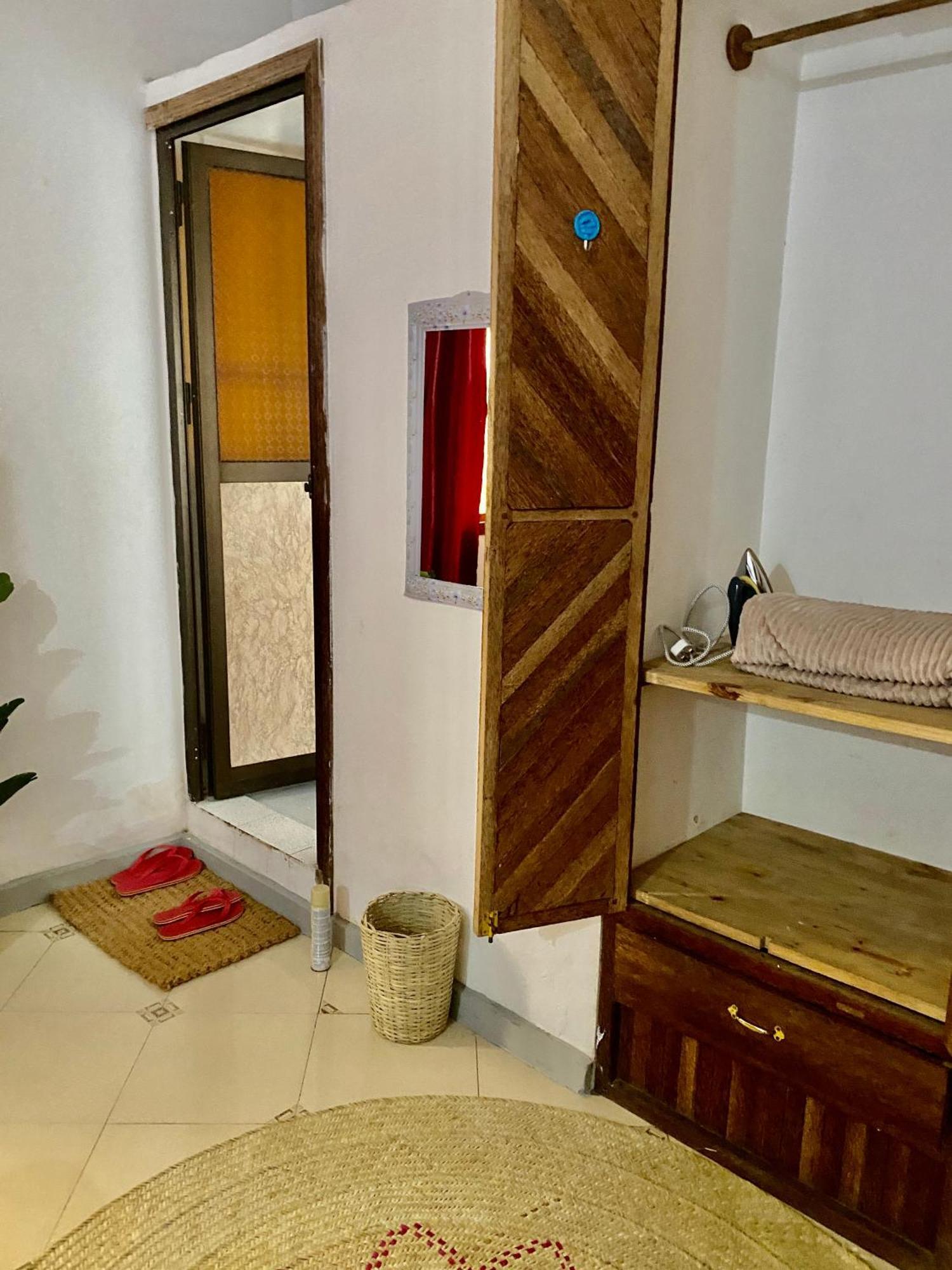 Hotel Nomad Cave- Stonetown à Zanzibar Extérieur photo